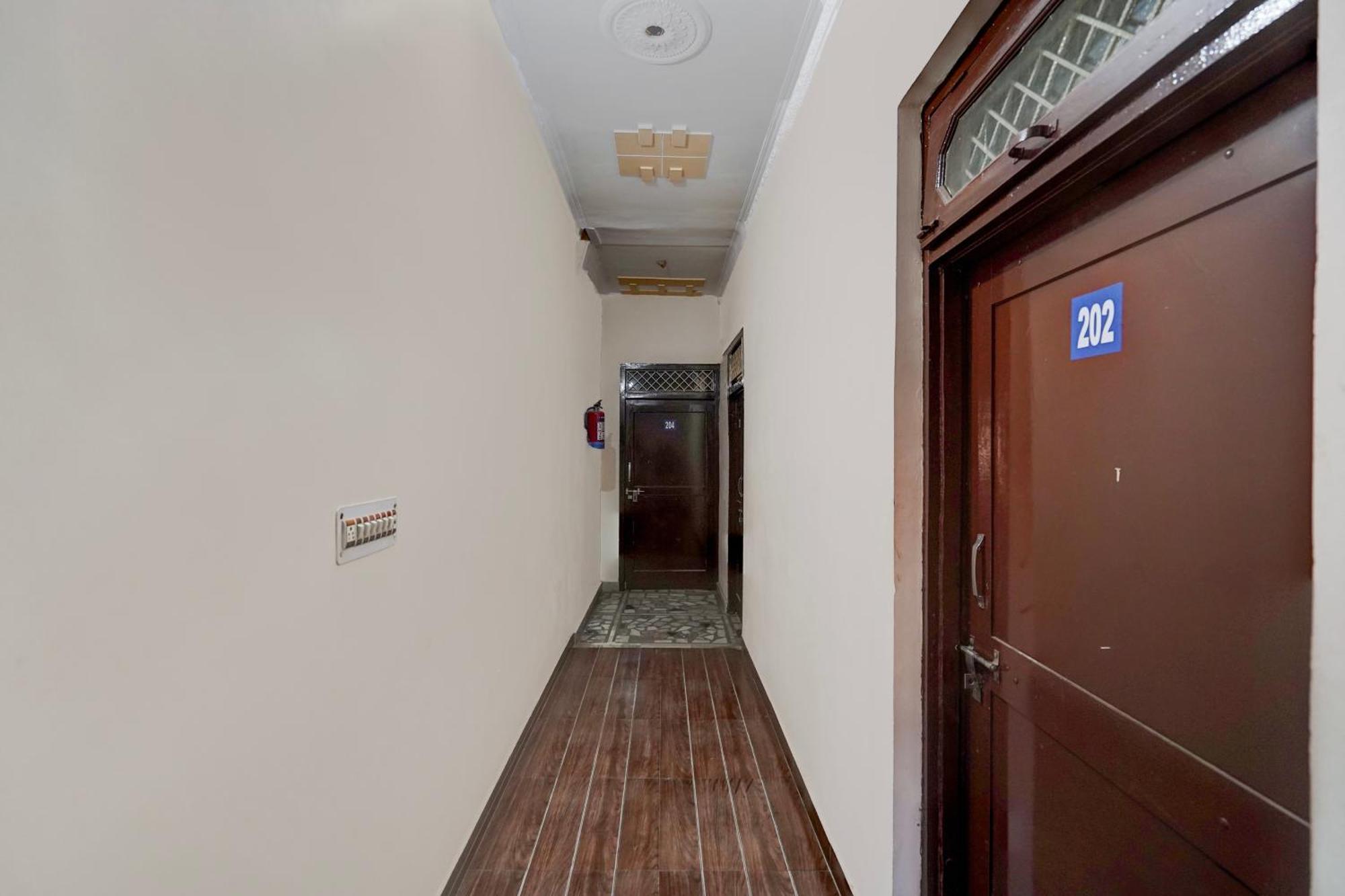 Oyo Hotel Maharaja Palace Meerut Exterior photo